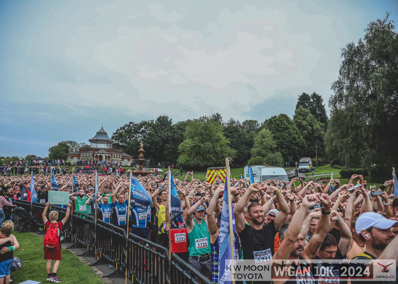 Wigan 10k 2024 startline JJ Salute